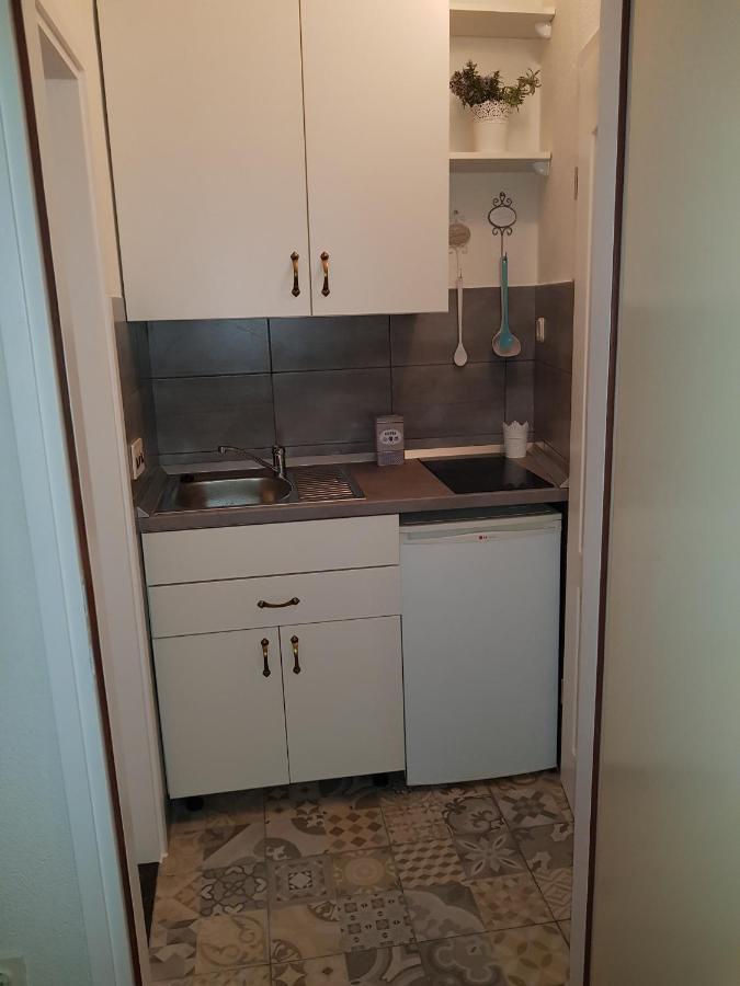 Studio Flat For 2 Appartamento Makarska Esterno foto